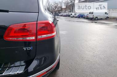 Внедорожник / Кроссовер Volkswagen Touareg 2015 в Киеве