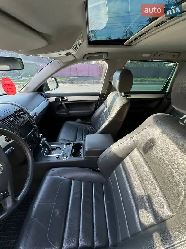 Позашляховик / Кросовер Volkswagen Touareg 2008 в 