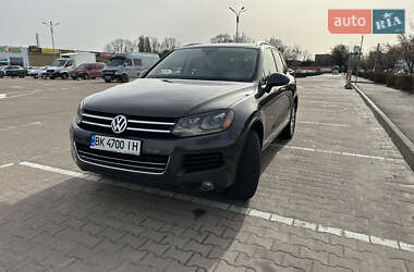 Позашляховик / Кросовер Volkswagen Touareg 2012 в Житомирі