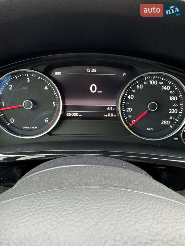 Позашляховик / Кросовер Volkswagen Touareg 2013 в Києві