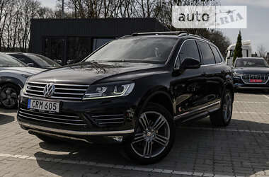 Внедорожник / Кроссовер Volkswagen Touareg 2014 в Львове