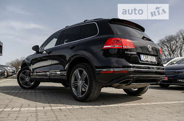 Внедорожник / Кроссовер Volkswagen Touareg 2014 в Львове