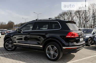 Внедорожник / Кроссовер Volkswagen Touareg 2014 в Львове