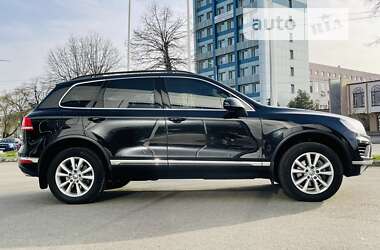 Внедорожник / Кроссовер Volkswagen Touareg 2016 в Киеве