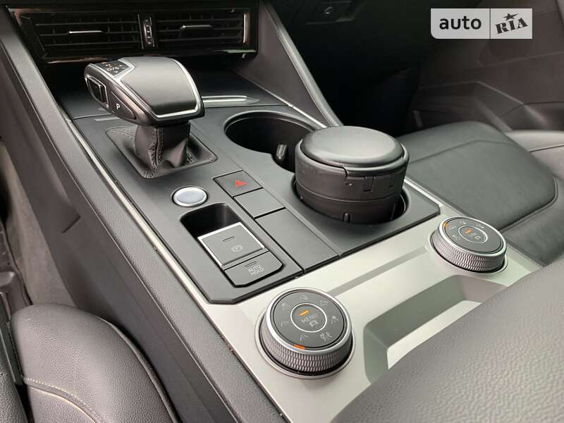 Внедорожник / Кроссовер Volkswagen Touareg 2020 в Кривом Роге