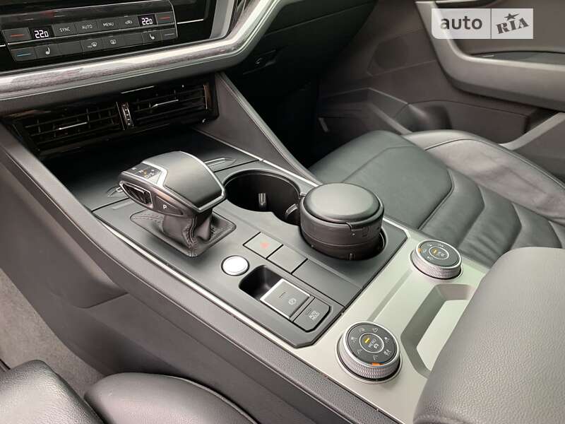 Внедорожник / Кроссовер Volkswagen Touareg 2020 в Кривом Роге