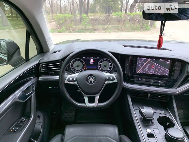 Внедорожник / Кроссовер Volkswagen Touareg 2020 в Кривом Роге
