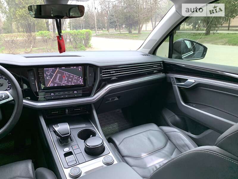 Внедорожник / Кроссовер Volkswagen Touareg 2020 в Кривом Роге