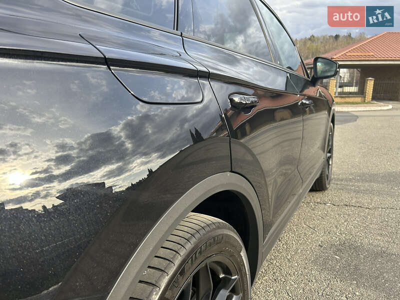 Внедорожник / Кроссовер Volkswagen Touareg 2020 в Киеве