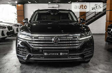 Внедорожник / Кроссовер Volkswagen Touareg 2020 в Одессе