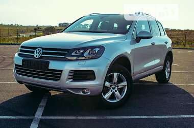 Внедорожник / Кроссовер Volkswagen Touareg 2013 в Ровно