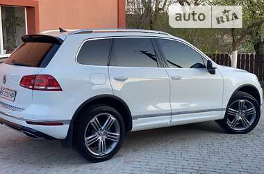 Внедорожник / Кроссовер Volkswagen Touareg 2015 в Золочеве