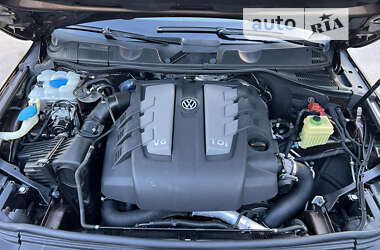 Внедорожник / Кроссовер Volkswagen Touareg 2011 в Бердичеве