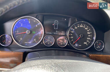 Внедорожник / Кроссовер Volkswagen Touareg 2007 в 