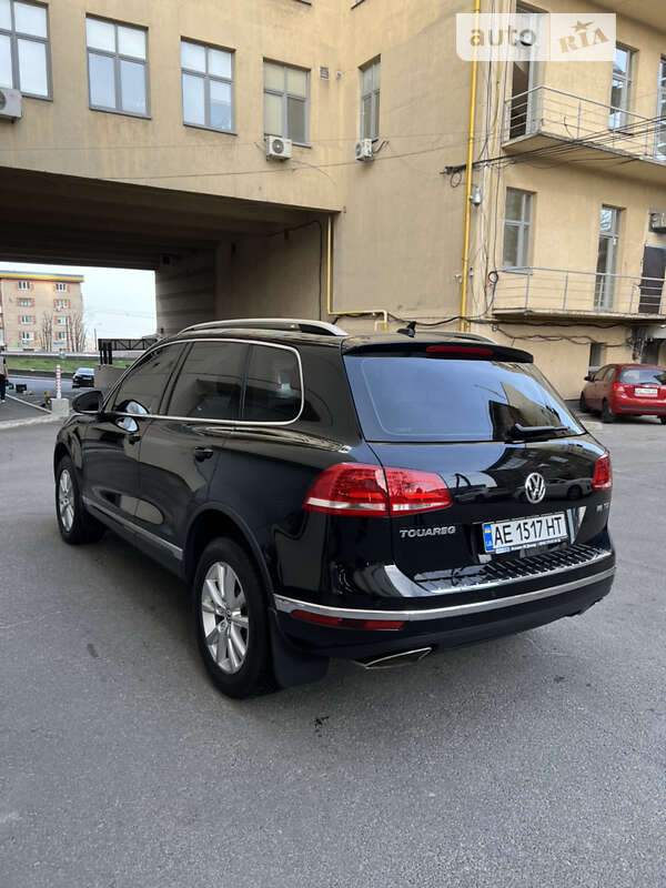 Позашляховик / Кросовер Volkswagen Touareg 2016 в Дніпрі
