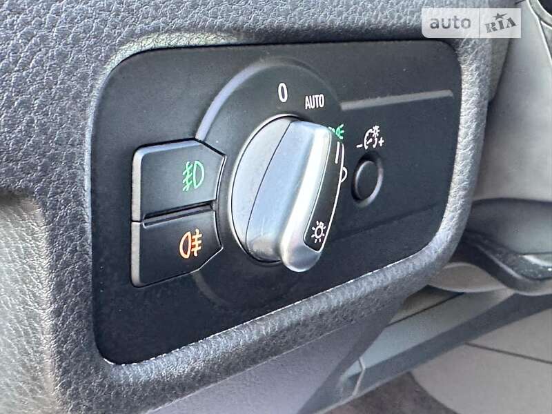 Внедорожник / Кроссовер Volkswagen Touareg 2016 в Черновцах фото 32 Внедорожник / Кроссовер Volkswagen Touareg 2016 в Черновцах