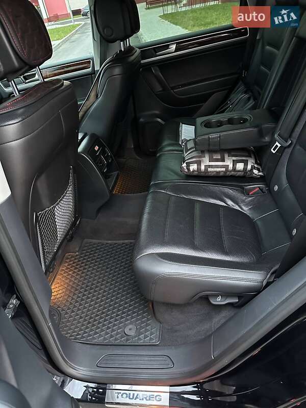 Внедорожник / Кроссовер Volkswagen Touareg 2013 в Хмельницком