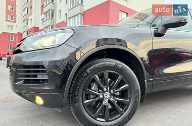 Внедорожник / Кроссовер Volkswagen Touareg 2013 в Виннице