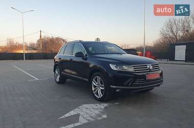 Внедорожник / Кроссовер Volkswagen Touareg 2015 в Одессе