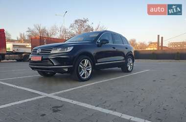 Внедорожник / Кроссовер Volkswagen Touareg 2015 в Одессе