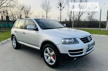 Позашляховик / Кросовер Volkswagen Touareg 2005 в Харкові