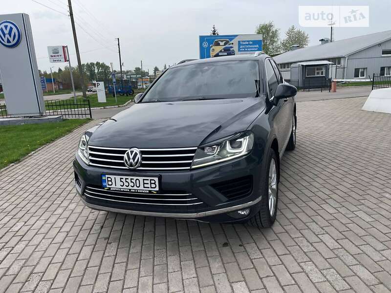 Внедорожник / Кроссовер Volkswagen Touareg 2015 в Полтаве