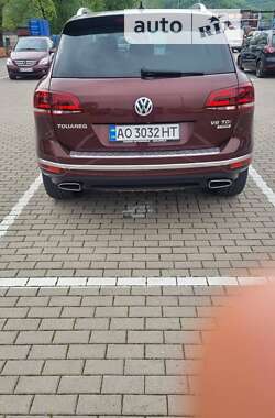Внедорожник / Кроссовер Volkswagen Touareg 2017 в Ужгороде