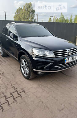 Внедорожник / Кроссовер Volkswagen Touareg 2015 в Кривом Роге