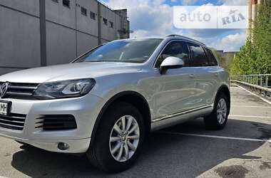 Внедорожник / Кроссовер Volkswagen Touareg 2012 в Киеве