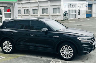 Внедорожник / Кроссовер Volkswagen Touareg 2018 в Черновцах