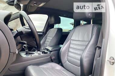 Внедорожник / Кроссовер Volkswagen Touareg 2013 в Полтаве