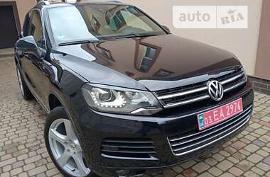 Внедорожник / Кроссовер Volkswagen Touareg 2014 в Ровно