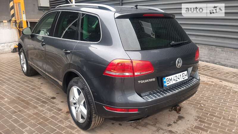 Внедорожник / Кроссовер Volkswagen Touareg 2012 в Сумах