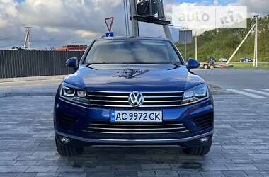 Позашляховик / Кросовер Volkswagen Touareg 2015 в Луцьку