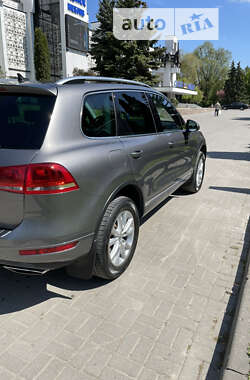 Внедорожник / Кроссовер Volkswagen Touareg 2011 в Тернополе