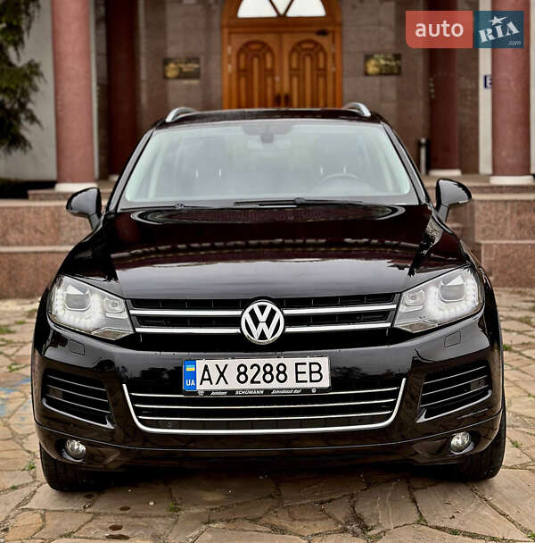 Внедорожник / Кроссовер Volkswagen Touareg 2014 в Харькове