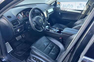 Внедорожник / Кроссовер Volkswagen Touareg 2012 в Каменец-Подольском