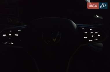 Внедорожник / Кроссовер Volkswagen Touareg 2020 в 