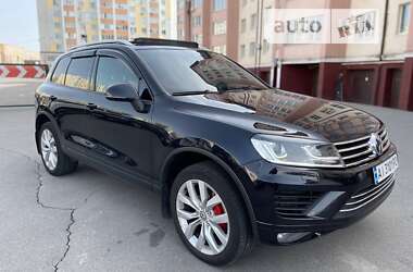 Внедорожник / Кроссовер Volkswagen Touareg 2016 в Киеве