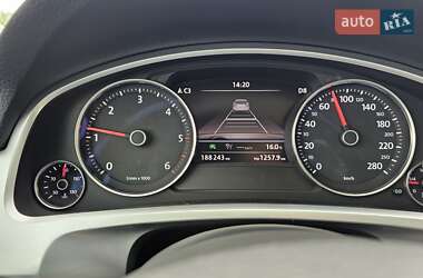 Позашляховик / Кросовер Volkswagen Touareg 2014 в 
