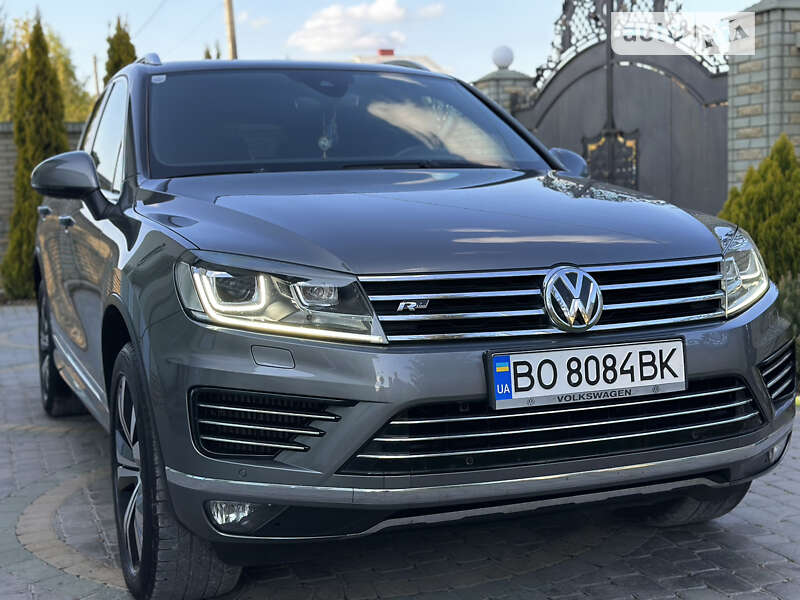 Внедорожник / Кроссовер Volkswagen Touareg 2017 в Тернополе