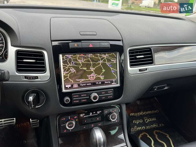 Позашляховик / Кросовер Volkswagen Touareg 2010 в Вінниці