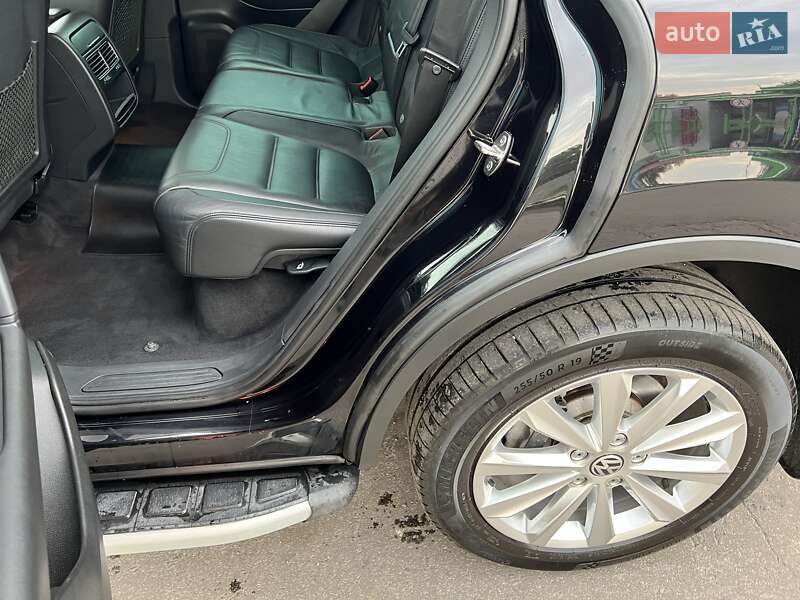 Позашляховик / Кросовер Volkswagen Touareg 2010 в Вінниці