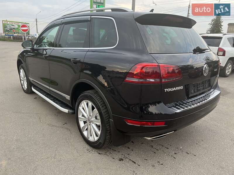 Позашляховик / Кросовер Volkswagen Touareg 2010 в Вінниці