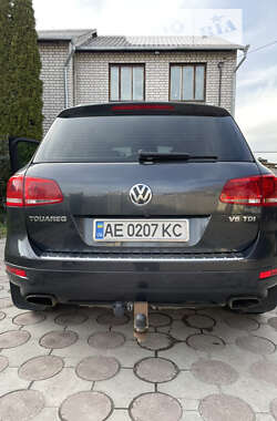 Внедорожник / Кроссовер Volkswagen Touareg 2012 в Днепре