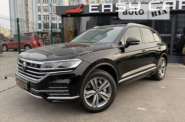 Внедорожник / Кроссовер Volkswagen Touareg 2018 в Киеве