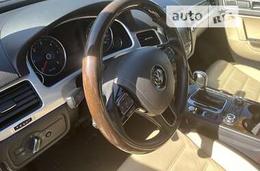 Позашляховик / Кросовер Volkswagen Touareg 2013 в Києві