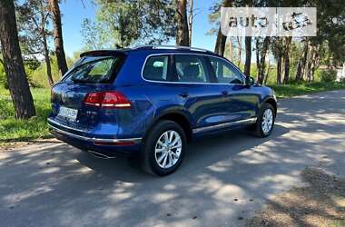 Внедорожник / Кроссовер Volkswagen Touareg 2016 в Киеве