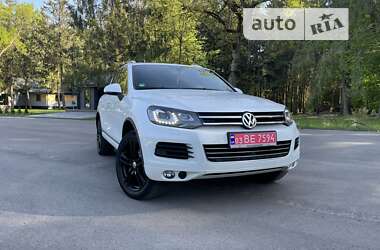 Позашляховик / Кросовер Volkswagen Touareg 2014 в Рівному