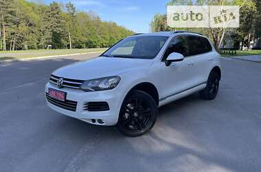 Позашляховик / Кросовер Volkswagen Touareg 2014 в Рівному